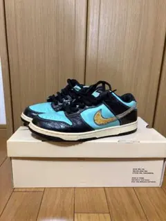 希少　nike dunk low sb tiffany