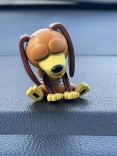 ディズニー　ガチャ　肩ズン　フィギュア　トイストーリー　スリンキー