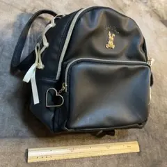 リボン装飾付きブラックリュック