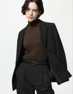 ユニクロ　ヒートテックウルトラライトタートルネックT