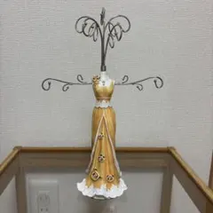 アクセサリースタンド　アンティーク彫