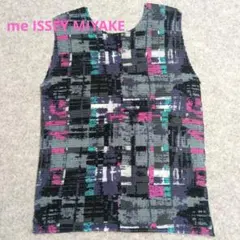 me ISSEY MIYAKEイッセイミヤケプリーツ総柄ノースリーブタンクトップのサムネイル
