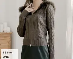 ファー付きパーカー　ニットトップス