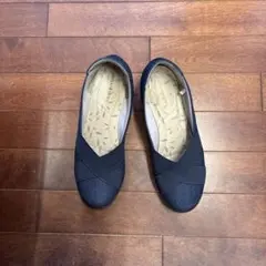 ネイビー クロスストラップ パンプス