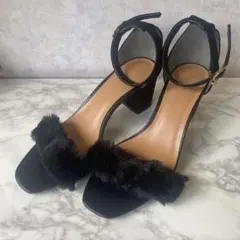 廃盤モデル GU フェイクファー オープントゥサンダル 太ヒール ストラップ付