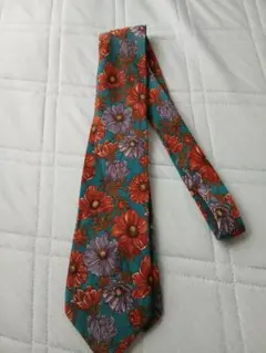 Yves Saint Laurent ネクタイ 花柄のサムネイル