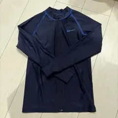 ナイキ　ラッシュガード