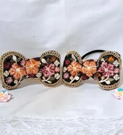 ハンドメイド インド刺繍リボン　リボン型ヘアゴム 黒×ピンク×オレンジ刺繍