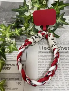 短編み込みストラップ　スマホ　ストラップ　かわいい 赤と白