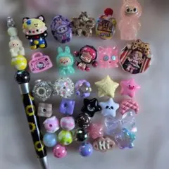 カスタムボールペン1本、各種ビーズ30個セット