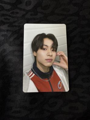 Item thumbnail for item 1e1d711c-1e2a-4a0a-ba92-490e28d5d8aa