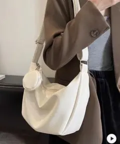 ホワイト スリングバッグ 合成皮革