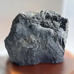 千軒石。黒い火山岩 水石 不規則形状 - メルカリ