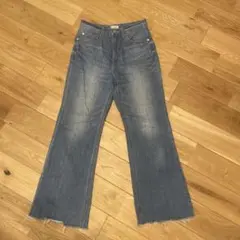 ブーツカットデニム・フリンジ裾・ライトブルー