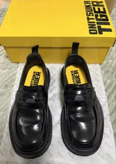 ONITSUKA TIGER ローファー