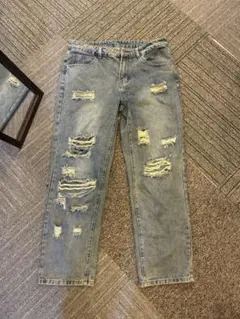 ダメージ加工ライトブルーストレートデニム