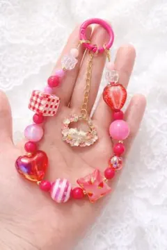 いちごビーズのゆめかわバッグチャーム（ピンク/ハート）ストラップ