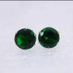 ♥️最新ファッション　goldメッキ　クリスタルピアス ♥️