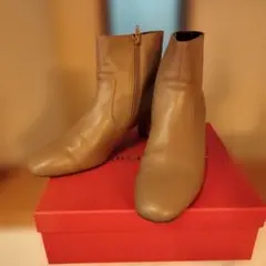 ベージュ ジッパー付き ブーティ 中ヒール