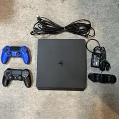 薄型ps4 1TB本体・コントローラー2台・純正充電スタンド