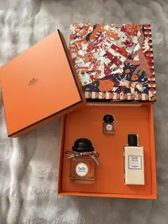 HERMES Eau de rhubarbe éclarate セット - メルカリ