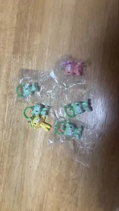 グルーミー　めじるしアクセサリー　マスコットチャーム　ガチャガチャ