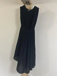 ルトリオアバハウスのノースリーブプリーツドレス