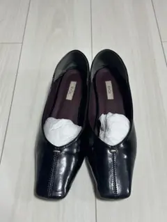 ブラックレザー スクエアトゥ パンプス