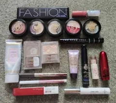 メイク まとめ売り まつげ美容液 アイシャドウ リップ 湘南美容外科 メイベリン