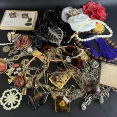 アクセサリーまとめ売り 大量 ネックレス 指輪 ブローチ 数珠 タイピン
