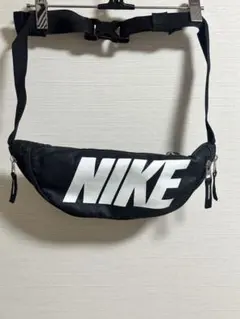 NIKE ボディバッグ　黒