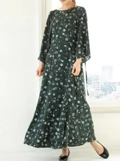 ViS ビス フラワープリントバックレースアップワンピース グリーン マキシ丈