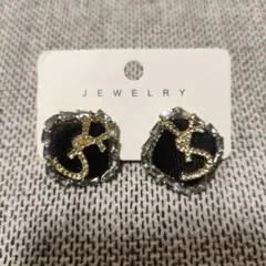 ブラックゴールドスタッドピアス