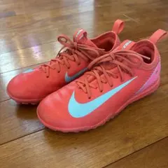 ナイキ　ジュニア　サッカー　トレーニングシューズ　21cmのサムネイル