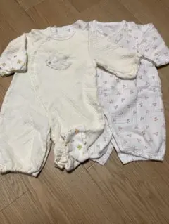 格安まとめ売り！手足カバー付き犬の刺繍　さくらんぼ柄　ロンパース　赤ちゃん本舗