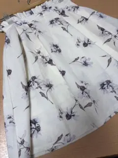 マジェスティックレゴン 花柄フレアスカート Mサイズ