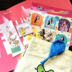 NiziUグッズ まとめ (タオル、NIZOO キーホルダー他)