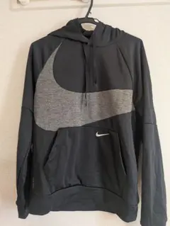 NIKE Therma‑Fit スウッシュ パーカー フーディー Mサイズ