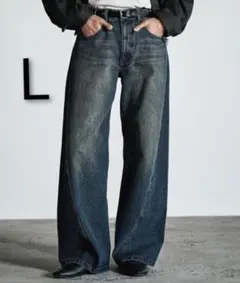 VINTAGE WASHED CURVED DENIM