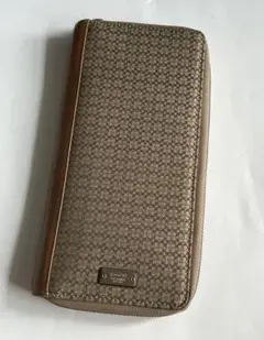 コーチ　ベージュ ジッパー付き 多用途 カード入れ　パスポート入れ　ポーチ　財布