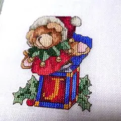 クリスマス クマ 刺繍作品ハンドメイド
