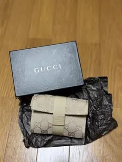 GUCCI ベージュ GGロゴ ポーチのサムネイル