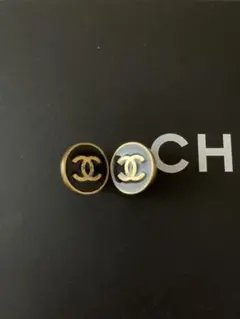 CHANELシャネル　ブラックゴールドイヤリング