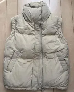 Bershka ダウンベスト　XSサイズ