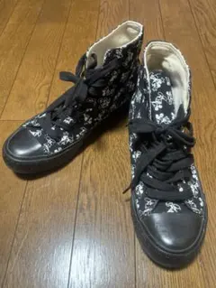 ミッキーマウス黒コンバース風スニーカー