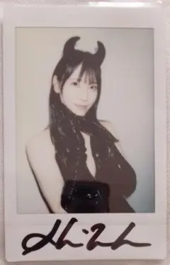 ファントムシータ 美海 サイン入りチェキ ラッフルくじ ファントムシータ 美海 サイン入りチェキ ラッフルくじ - メルカリ