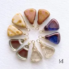 14 チェコビーズ トライアングル②