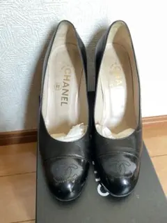 CHANEL パンプス ブラック ココマーク　　36.5のサムネイル