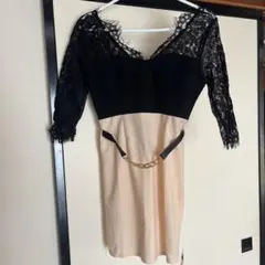 レース長袖タイトドレス 黒とベージュ