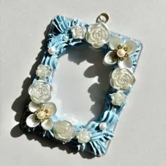 【No.179】ホイップデコ　トレカケース　硬質ケース　水色　薔薇　花